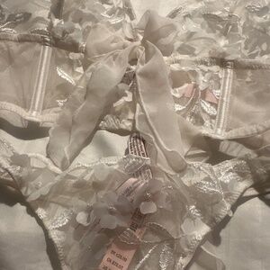 Victorias Secret Bralette & Panty Bra M panty Small New